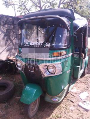Bajaj Three Wheel 2014