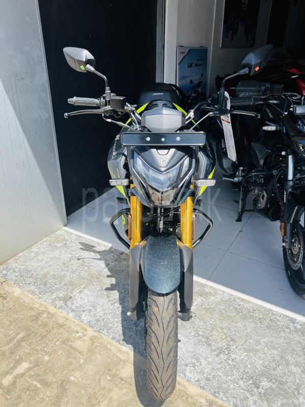 Hero Hunk 2026 - சான்றளிக்கப்பட்டது பைக் sale in Sri Lanka - patpat.lk