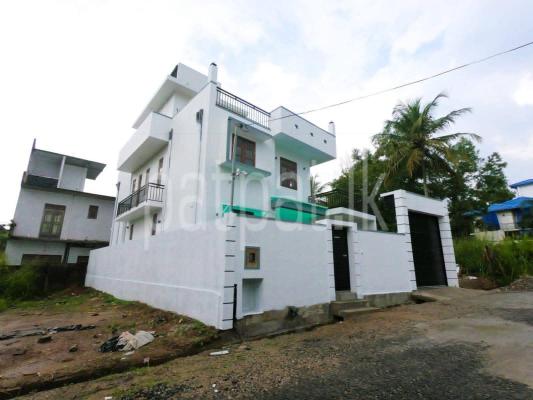 House for Sale in Athurugiriya
