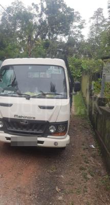 Mahindra Optimo 2017