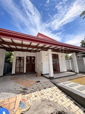 House for Sale in Athurugiriya