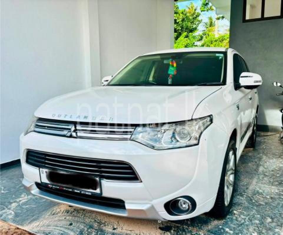 Mitsubishi Outlander 2014 -  SUV රථය sale in Sri Lanka - patpat.lk