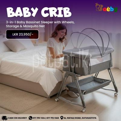 Newborn Portable Bassinet on Wheels for  Bedside Sleeper Rocking Crib Playard with Breathable Mesh Cover Detachable Mosquito Net