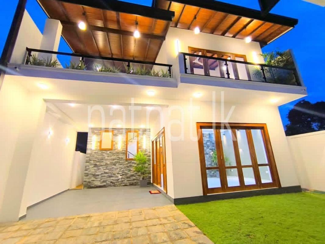 House for Sale in Talawatugoda