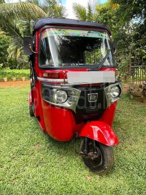 Bajaj Three Wheel 2014 - பயன்படுத்தப்பட்டது முச்சக்கர வண்டி sale in Sri Lanka - patpat.lk