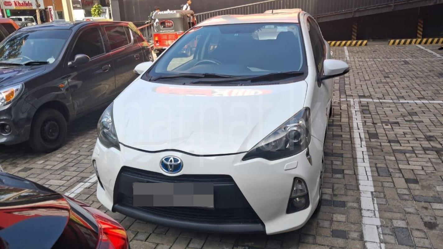 Toyota Aqua 2012 -  කාර් sale in Sri Lanka - patpat.lk