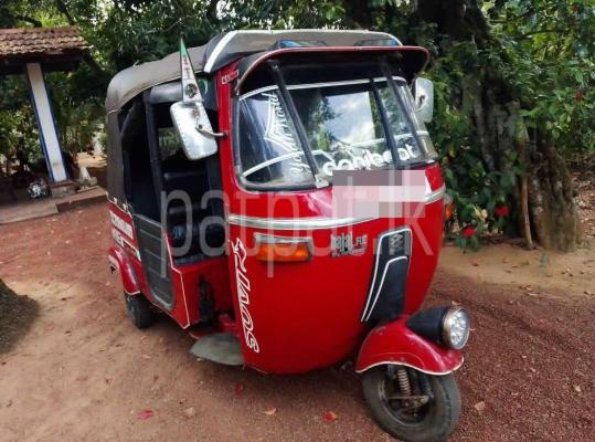 Bajaj Three Wheel 2000 - භාවිතා කරන ලද ත්‍රිරෝද රථය sale in Sri Lanka - patpat.lk
