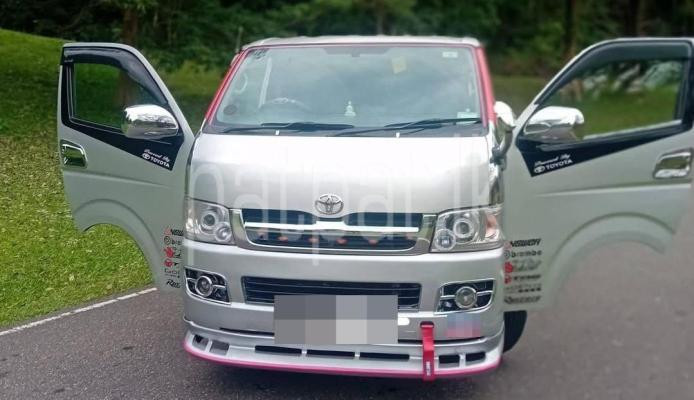 Toyota Hiace 2006 - பயன்படுத்தப்பட்டது வேன் sale in Sri Lanka - patpat.lk