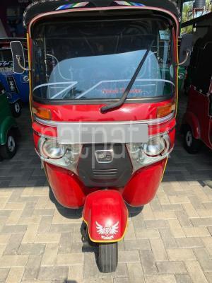 Bajaj Three Wheel 2015