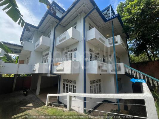 Building for Sale in Kadawatha