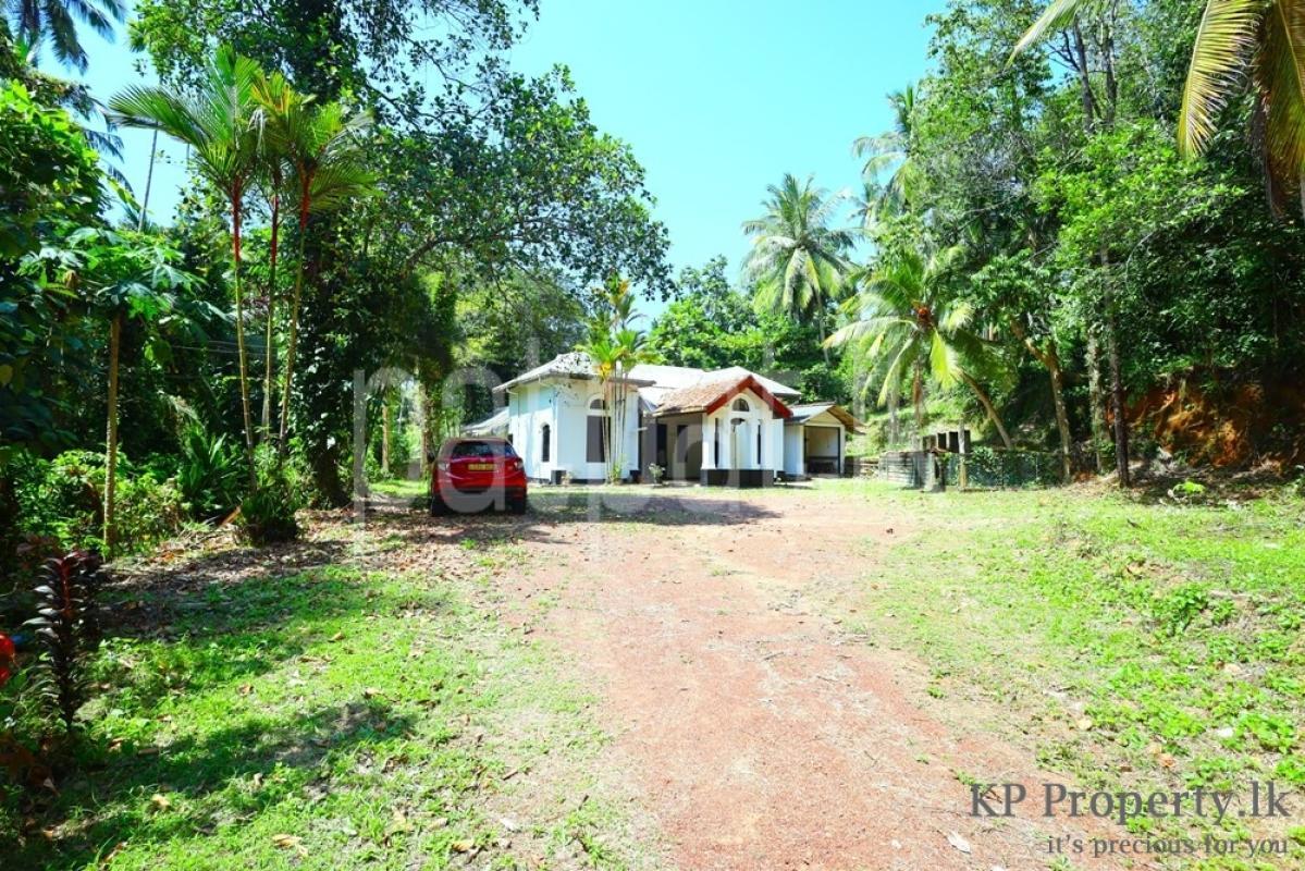 Residential Land for Sale in Alutgama