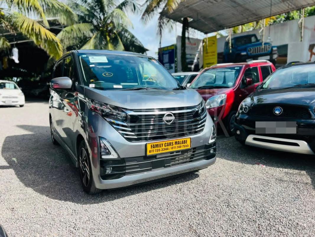 Nissan DAYZ HIGHWAY STAR 2024 -  කාර් sale in Sri Lanka - patpat.lk