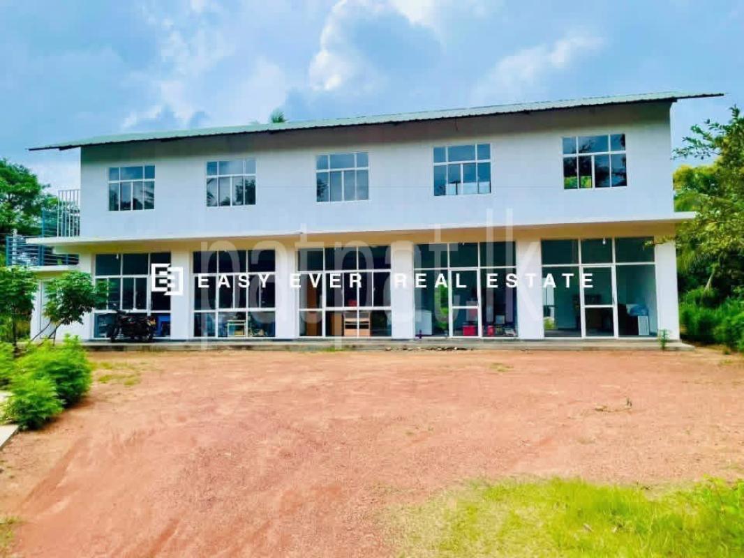 Building for Sale in Yakkala