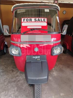 Piaggio Three Wheel 2015