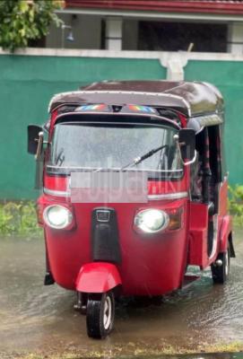 Bajaj Three Wheel 2011
