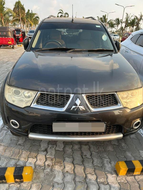 Mitsubishi Montero Sport 2012 -  SUV sale in Sri Lanka - patpat.lk