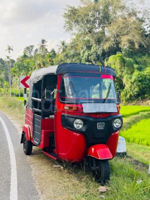 Bajaj Three Wheel 2018