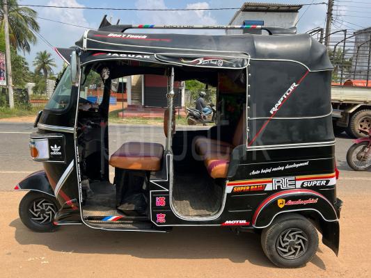 Bajaj Three Wheel 2012