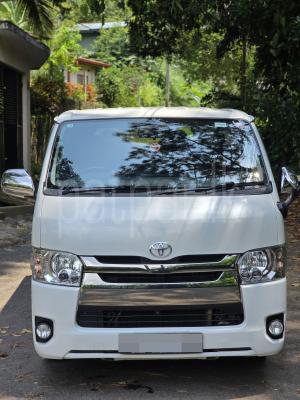 Toyota Hiace 2015 - பயன்படுத்தப்பட்டது வேன் sale in Sri Lanka - patpat.lk