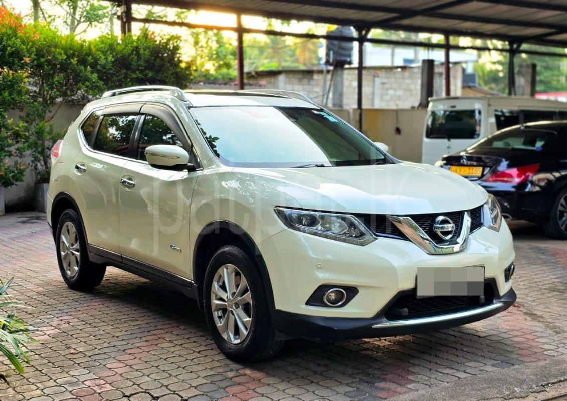 Nissan X Trail 2016 - பயன்படுத்தப்பட்டது SUV sale in Sri Lanka - patpat.lk