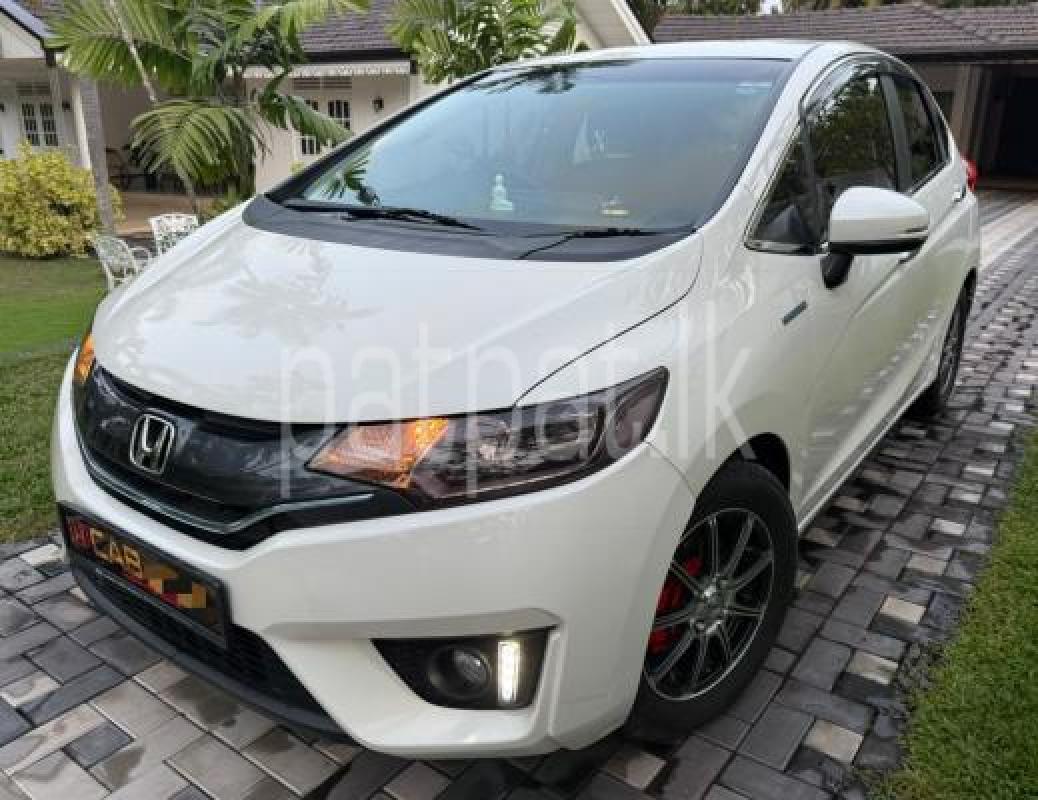 Honda FIT S HYBRID 2014 - பயன்படுத்தப்பட்டது கார் sale in Sri Lanka - patpat.lk