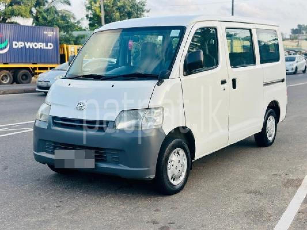 Toyota LITE ACE  2011 -  වෑන් රථය sale in Sri Lanka - patpat.lk