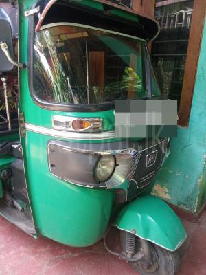 Bajaj 4 stroke 2015 - பயன்படுத்தப்பட்டது முச்சக்கர வண்டி sale in Sri Lanka - patpat.lk