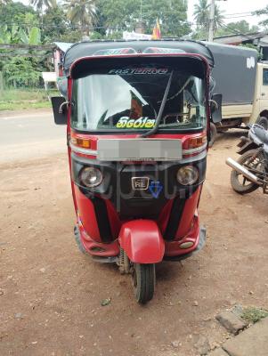 Bajaj Three Wheel 2014