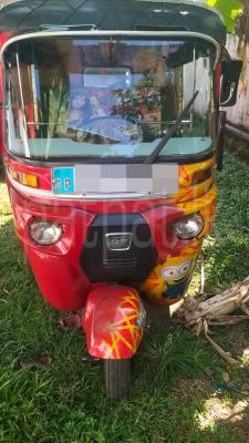 Bajaj Three Wheel 2014