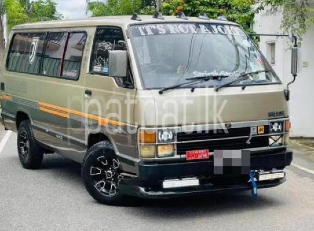 Toyota Hiace 1987 - නැවත සකස් කල වෑන් රථය sale in Sri Lanka - patpat.lk
