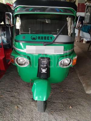 Bajaj Three Wheel 2013