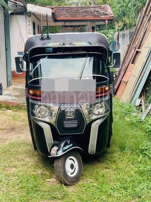 Bajaj Three Wheel 2015