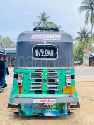 Bajaj Three Wheel 2019