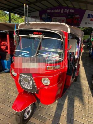 Bajaj Three Wheel 2015