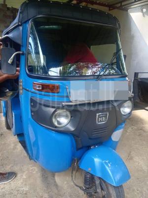 Bajaj Three Wheel 2017