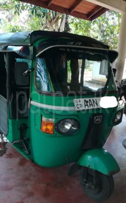 Bajaj Three Wheel 2013