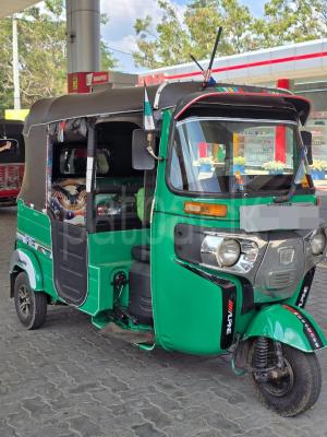 Bajaj 4 stroke 2016 - பயன்படுத்தப்பட்டது முச்சக்கர வண்டி sale in Sri Lanka - patpat.lk