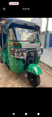 Bajaj Three Wheel 2014