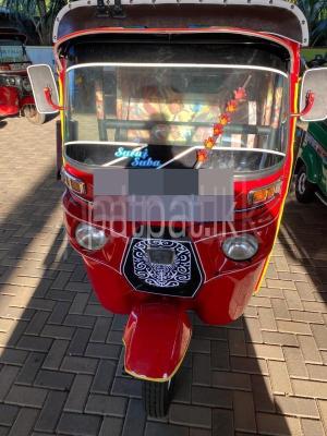 Bajaj Three Wheel 2018