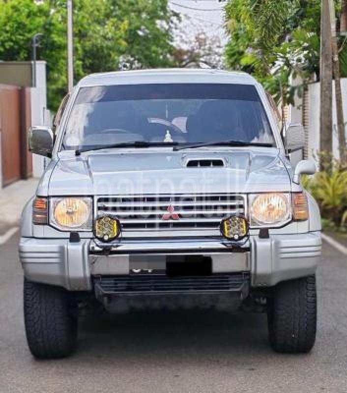 Mitsubishi Pajero 1992 -  SUV sale in Sri Lanka - patpat.lk