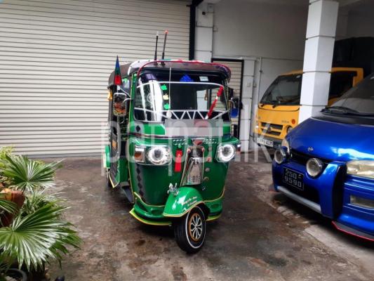 Bajaj Three Wheel 2011