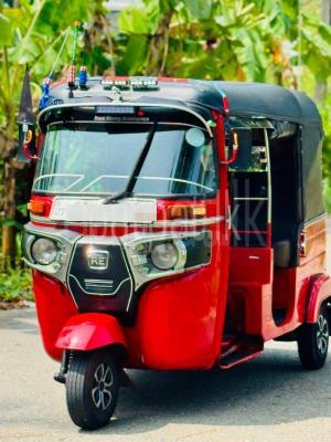Bajaj Three Wheel 2016