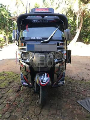 Bajaj Three Wheel 2016
