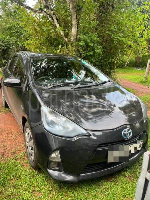 Toyota Aqua 2012 - பயன்படுத்தப்பட்டது கார் sale in Sri Lanka - patpat.lk