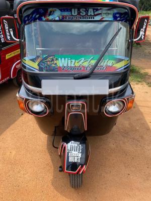 Bajaj Three Wheel 2014