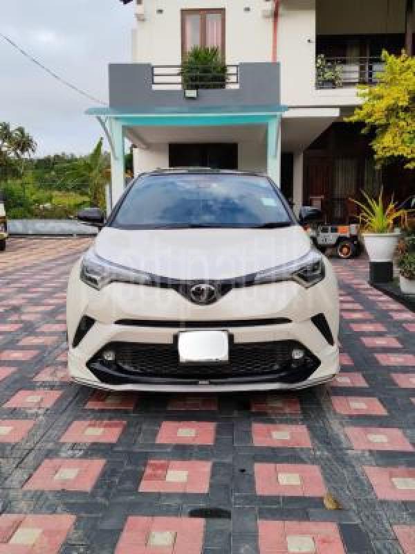 Toyota CHR 2018 -  SUV රථය sale in Sri Lanka - patpat.lk