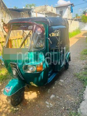Bajaj Three Wheel 2010