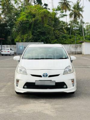 Toyota PRIUS S GRADE 2012 - නැවත සකස් කල කාර් sale in Sri Lanka - patpat.lk