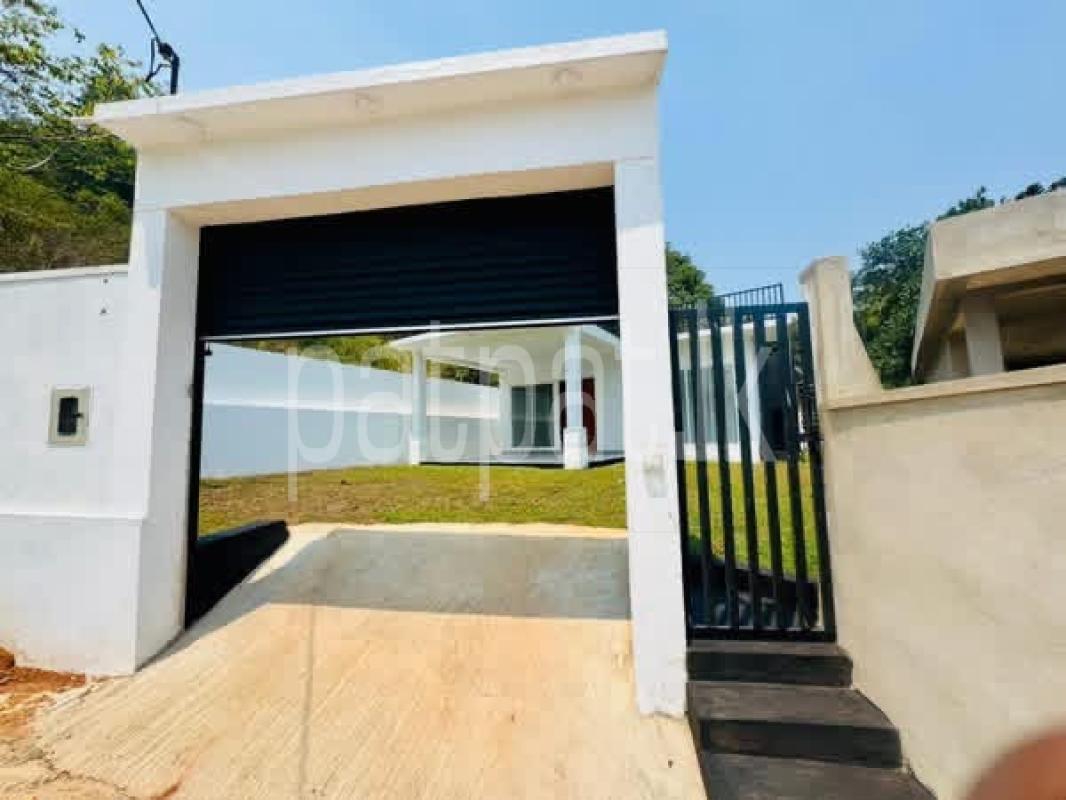 House for Sale in Kirindiwela