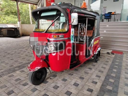 Bajaj Three Wheel 2015